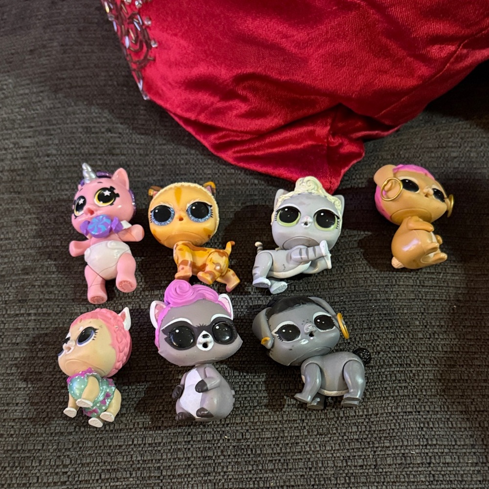 L.O.L Pet Small lot 7 pets